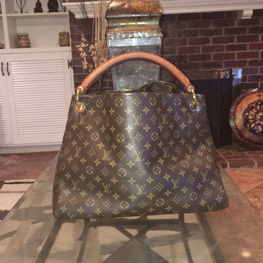 Best offers LV GM artsy